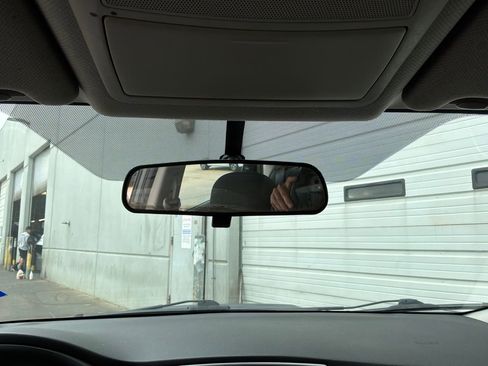 Used 2019 Nissan Sentra SR FWD image 16