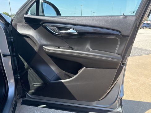 Used 2023 Buick Envision Essence image 20