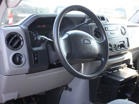 Used 2013 Ford E-350 and Econoline 350 Super Duty image 14