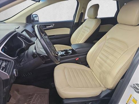 Used 2018 Ford Edge SEL image 9