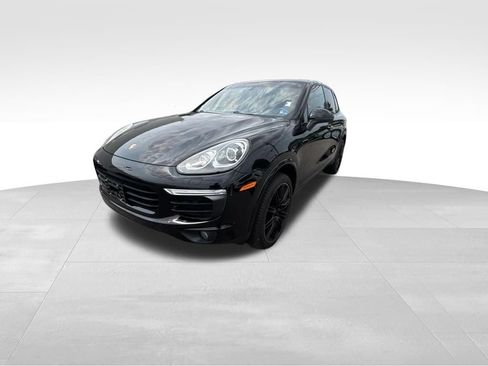 Used 2018 Porsche Cayenne Platinum Edition AWD/4WD image 2