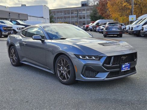 Used 2024 Ford Mustang GT Premium image 7