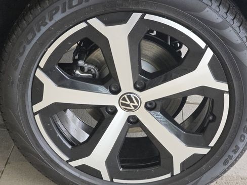 New 2026 Volkswagen Tiguan SE image 15