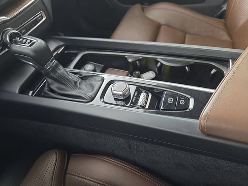 Used 2019 Volvo XC60 T5 Inscription w/ Protection Package Premier FWD image 28