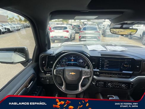 Used 2023 Chevrolet Silverado 1500 High Country w/ Technology Package AWD/4WD image 13