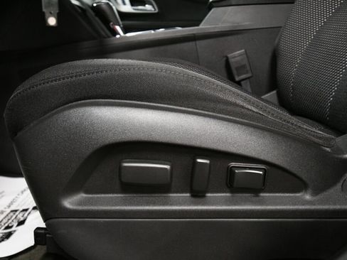 Used 2017 Chevrolet Equinox LT w/ Convenience Package image 10