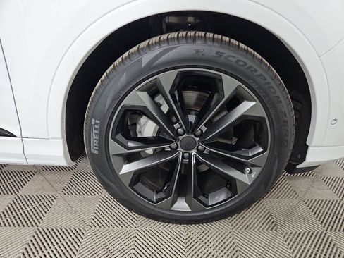 New 2026 Audi Q7 3.0T Premium Plus AWD/4WD image 10