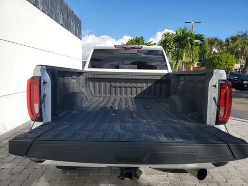 Used 2023 GMC Sierra 2500 Denali w/ Denali Ultimate Package image 9