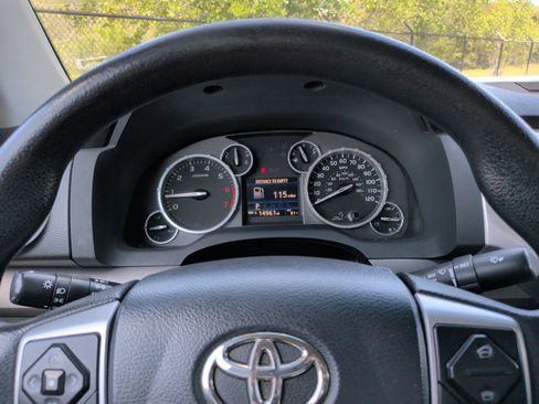 Used 2016 Toyota Tundra SR5 w/ SR5 Upgrade Package AWD/4WD image 17