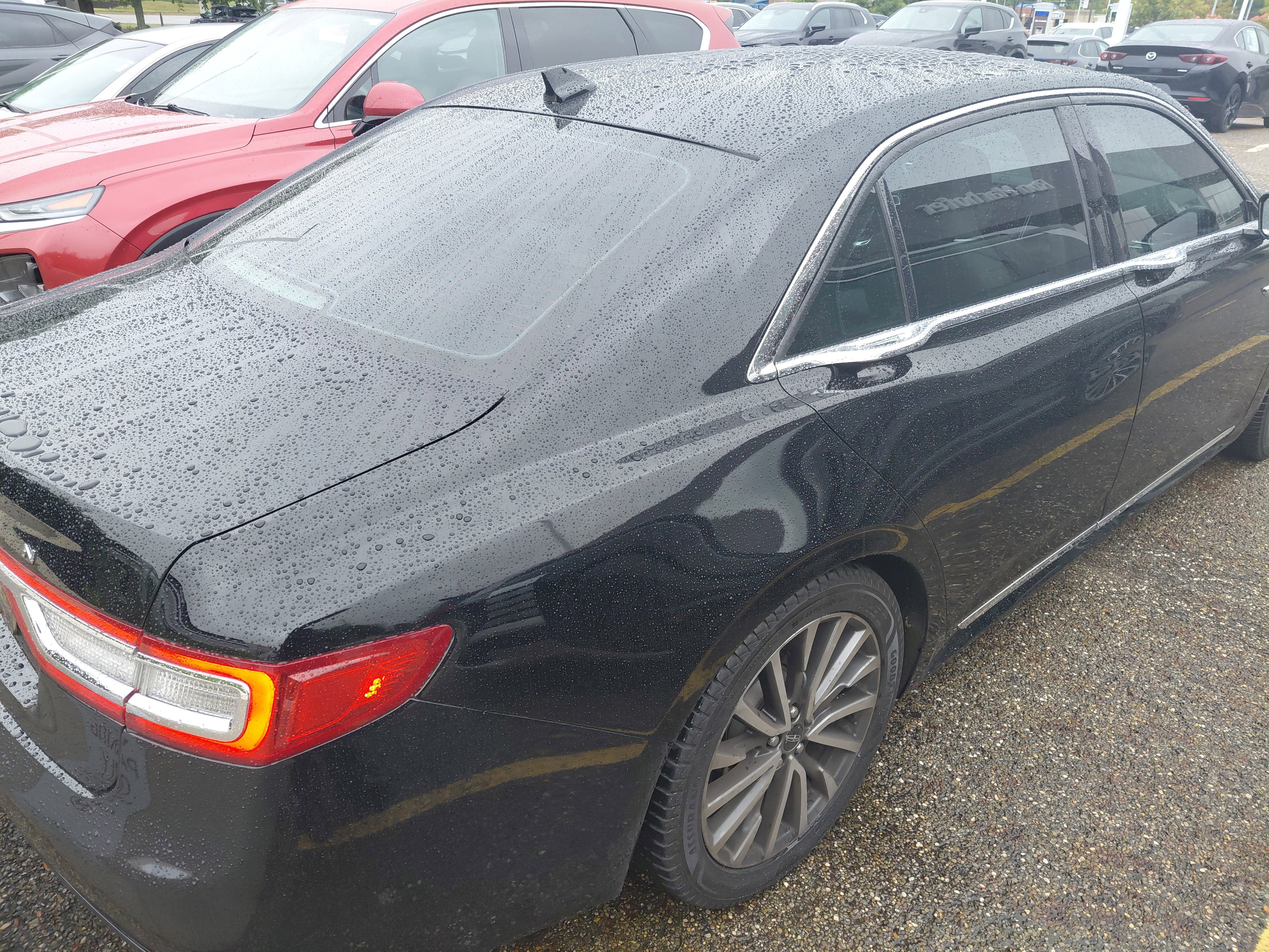 Used 2018 Lincoln Continental Select w/ Continental Climate Package FWD image 4