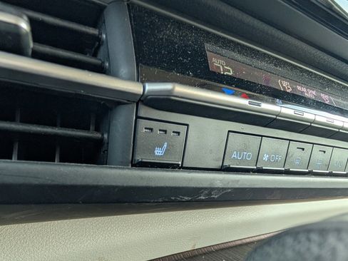 Used 2023 Toyota Sienna XLE image 15