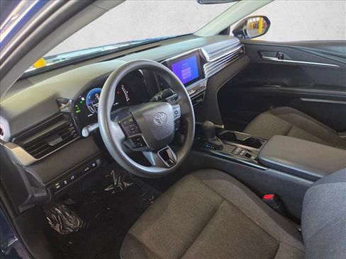 Used 2025 Toyota Camry LE FWD image 9