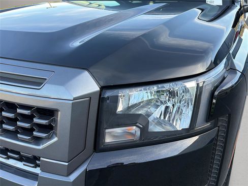 Used 2025 Nissan Frontier SV w/ SV Convenience Package image 32