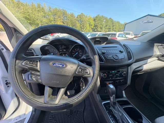 Used 2017 Ford Escape SE FWD image 18