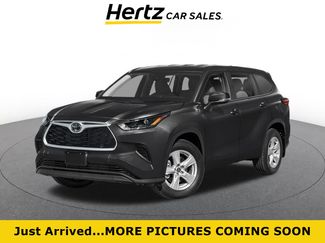 Used 2025 Toyota Highlander LE FWD video 1