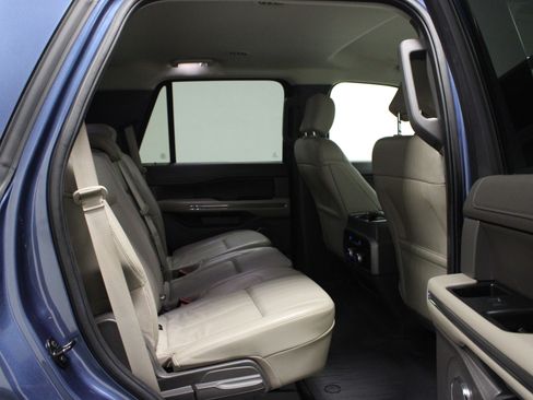 Used 2020 Ford Expedition XLT w/ Equipment Group 202A image 16