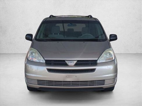 Used 2004 Toyota Sienna LE w/ LE Pkg 6 FWD image 2
