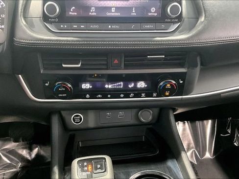 Used 2023 Nissan Rogue S AWD/4WD image 21