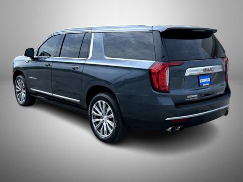 Used 2021 GMC Yukon XL Denali w/ Denali Premium Package AWD/4WD image 7