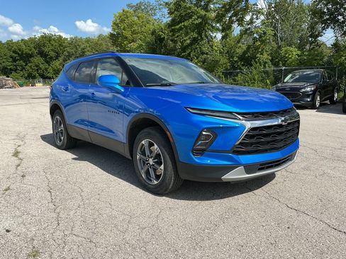 Used 2024 Chevrolet Blazer LT w/ Convenience Package FWD image 7