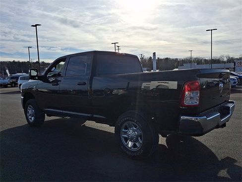 Used 2024 RAM 2500 Tradesman w/ Chrome Appearance Group image 8