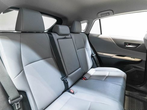 Certified 2021 Toyota Venza XLE w/ Softex Package AWD/4WD image 35