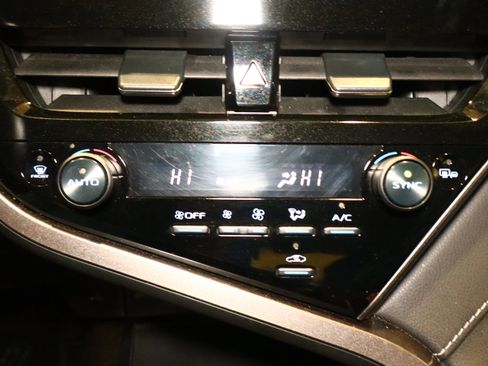 Used 2024 Toyota Camry SE image 24