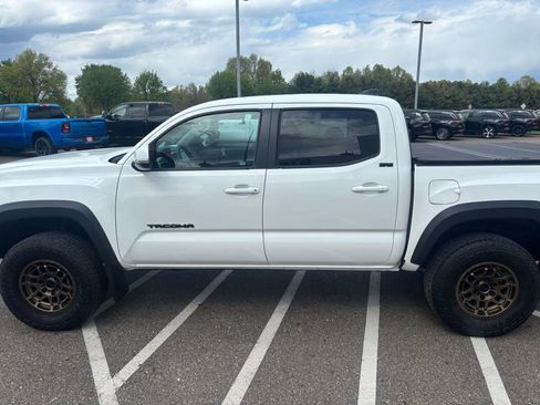 Used 2023 Toyota Tacoma 4x4 Double Cab w/ Trail Edition image 3