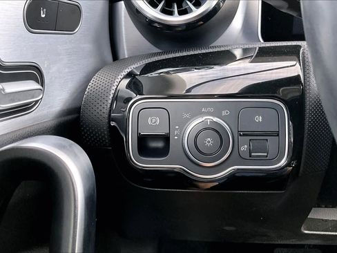 Used 2019 Mercedes-Benz A 220 4MATIC image 35