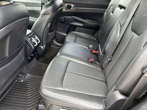 Used 2022 Kia Sorento S AWD/4WD image 17