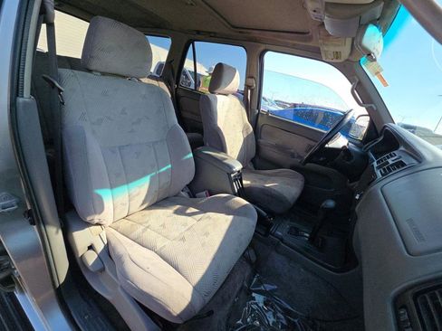 Used 2002 Toyota 4Runner SR5 RWD image 7