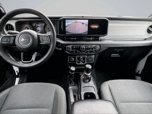 Used 2024 Jeep Wrangler Unlimited Sport AWD/4WD image 10