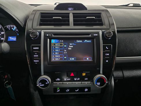 Used 2012 Toyota Camry SE FWD image 23