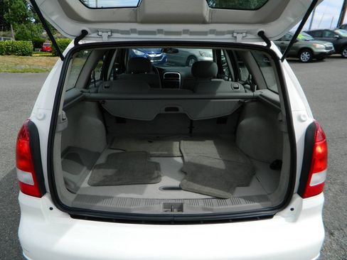 Used 2003 Saturn L-Series LW200 w/ Audio Pkg I FWD image 10