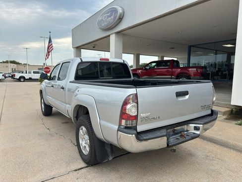 Used 2010 Toyota Tacoma PreRunner RWD image 5