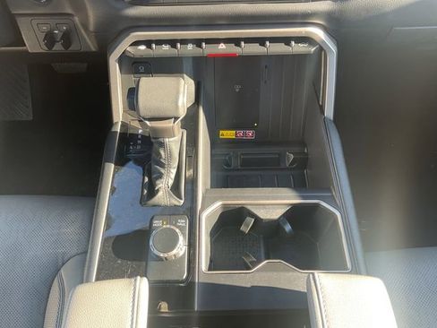 Used 2025 Toyota Tundra Limited image 33