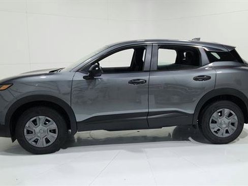 Used 2025 Nissan Kicks S image 5