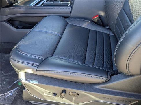 New 2026 Ford F350 Platinum w/ Tremor Off-Road Package image 4