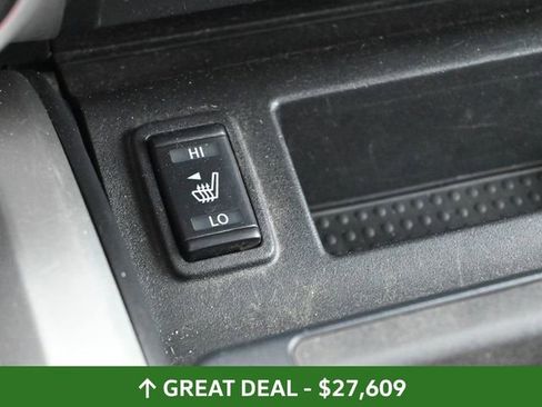 Used 2021 Nissan Titan SV w/ SV Convenience Package image 40