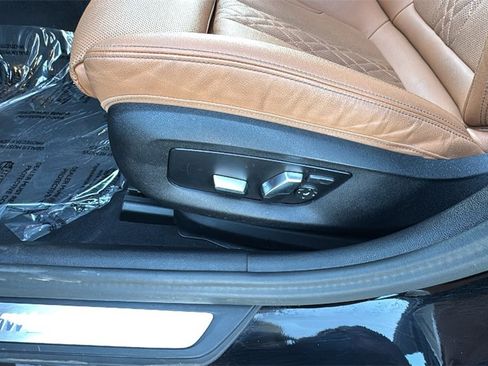 Used 2023 BMW 540i w/ Premium Package image 18