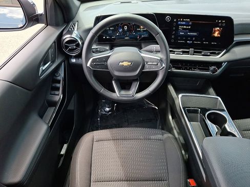 Used 2025 Chevrolet Equinox LT AWD/4WD image 11