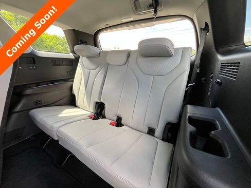 Used 2022 Hyundai Palisade SEL w/ 8P Bench Seat Package AWD/4WD image 6