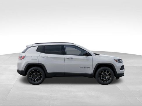New 2026 Jeep Compass Latitude AWD/4WD image 22