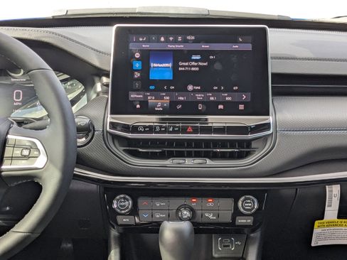 New 2026 Jeep Compass Latitude image 17