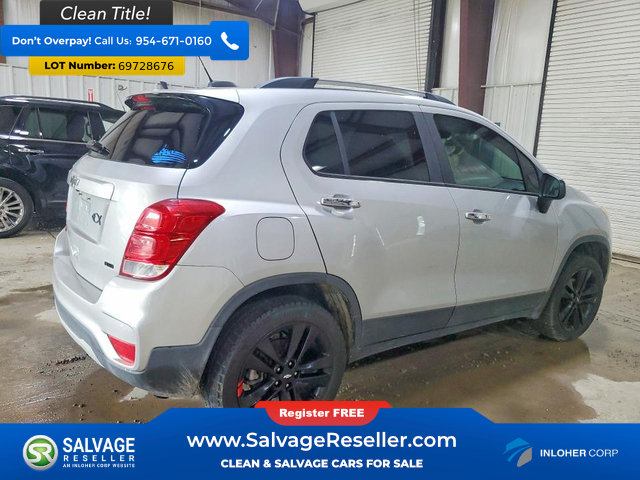 Used 2018 Chevrolet Trax LT w/ Redline Edition AWD/4WD image 4