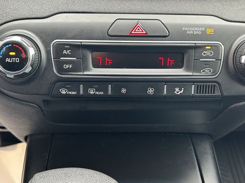 Used 2019 Kia Sorento LX image 27