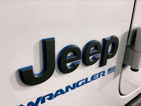 Used 2025 Jeep Wrangler Unlimited Rubicon 4xe w/ Convenience Group AWD/4WD image 29