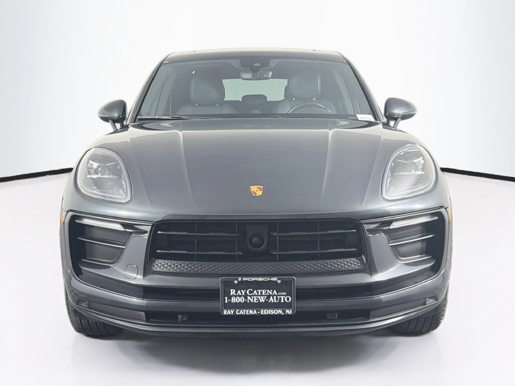 Certified 2023 Porsche Macan AWD/4WD image 6
