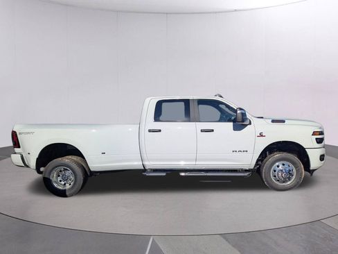 New 2026 RAM 3500 Big Horn AWD/4WD image 6