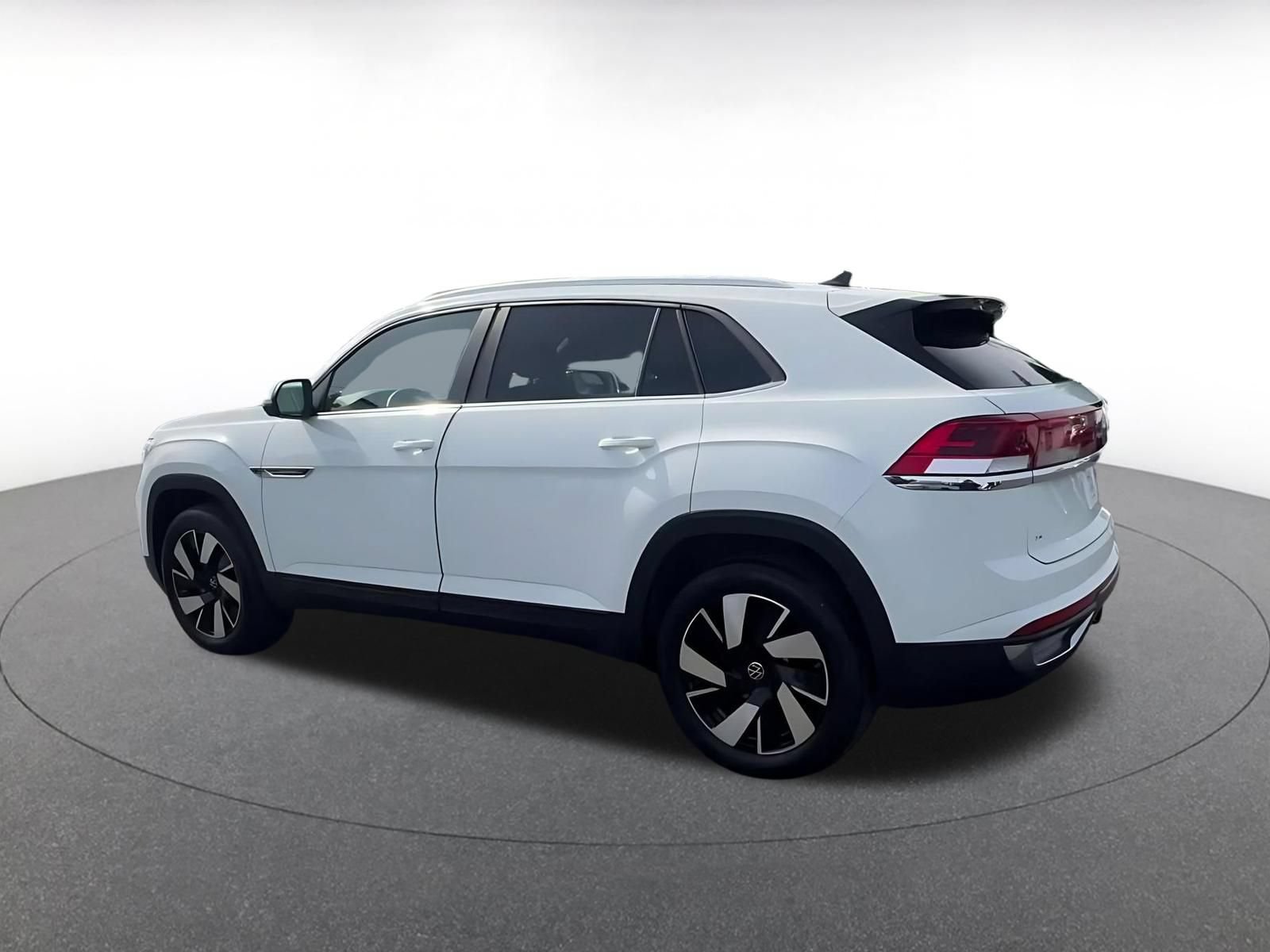 Used 2025 Volkswagen Atlas Cross Sport SE AWD/4WD image 9